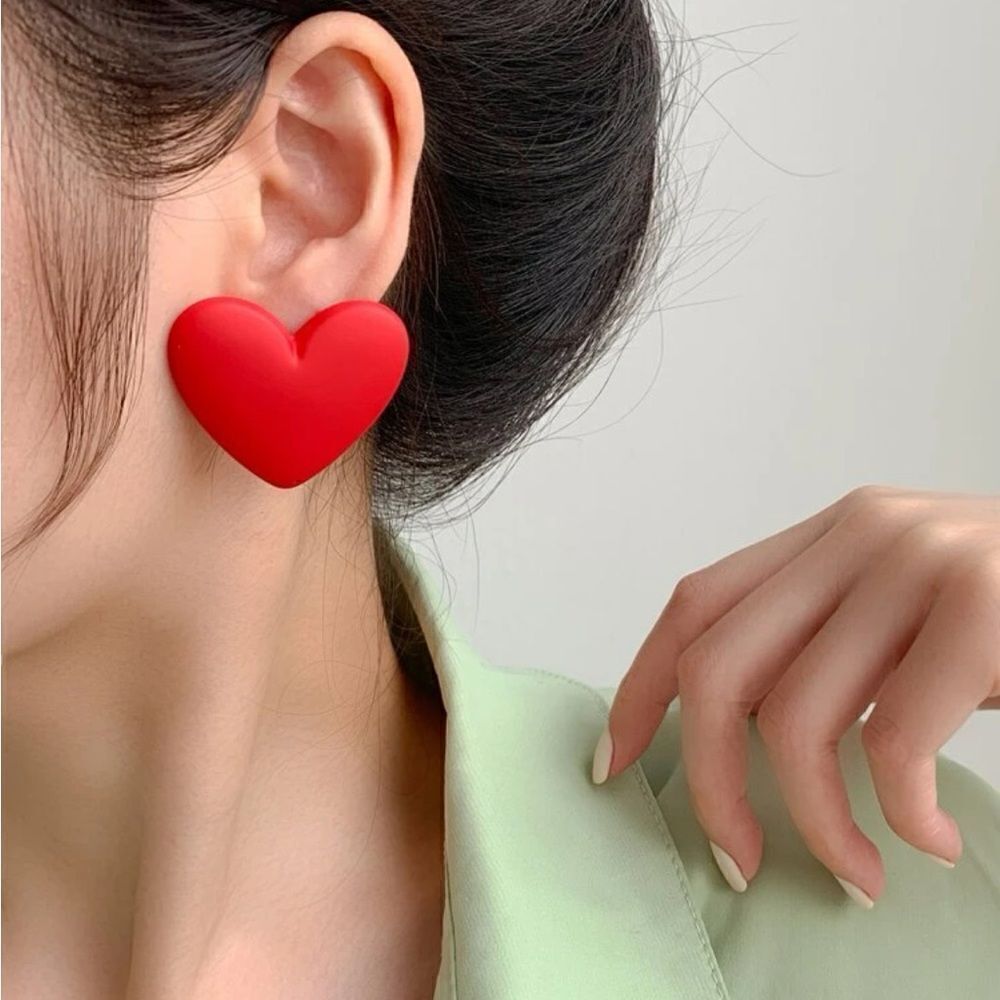 5/$25 RED HEART EARRINGS